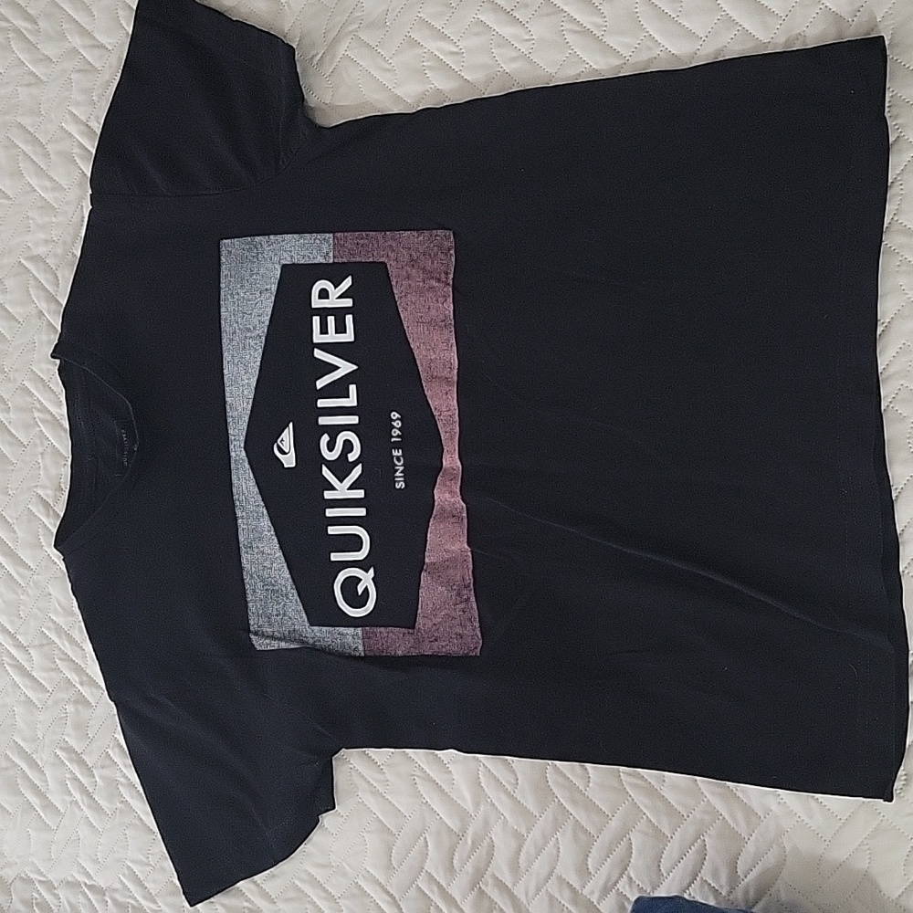 Mens small tee